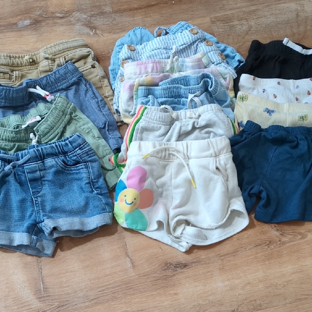 Set 14 Of 12-18 Month Shorts Like New To EUC